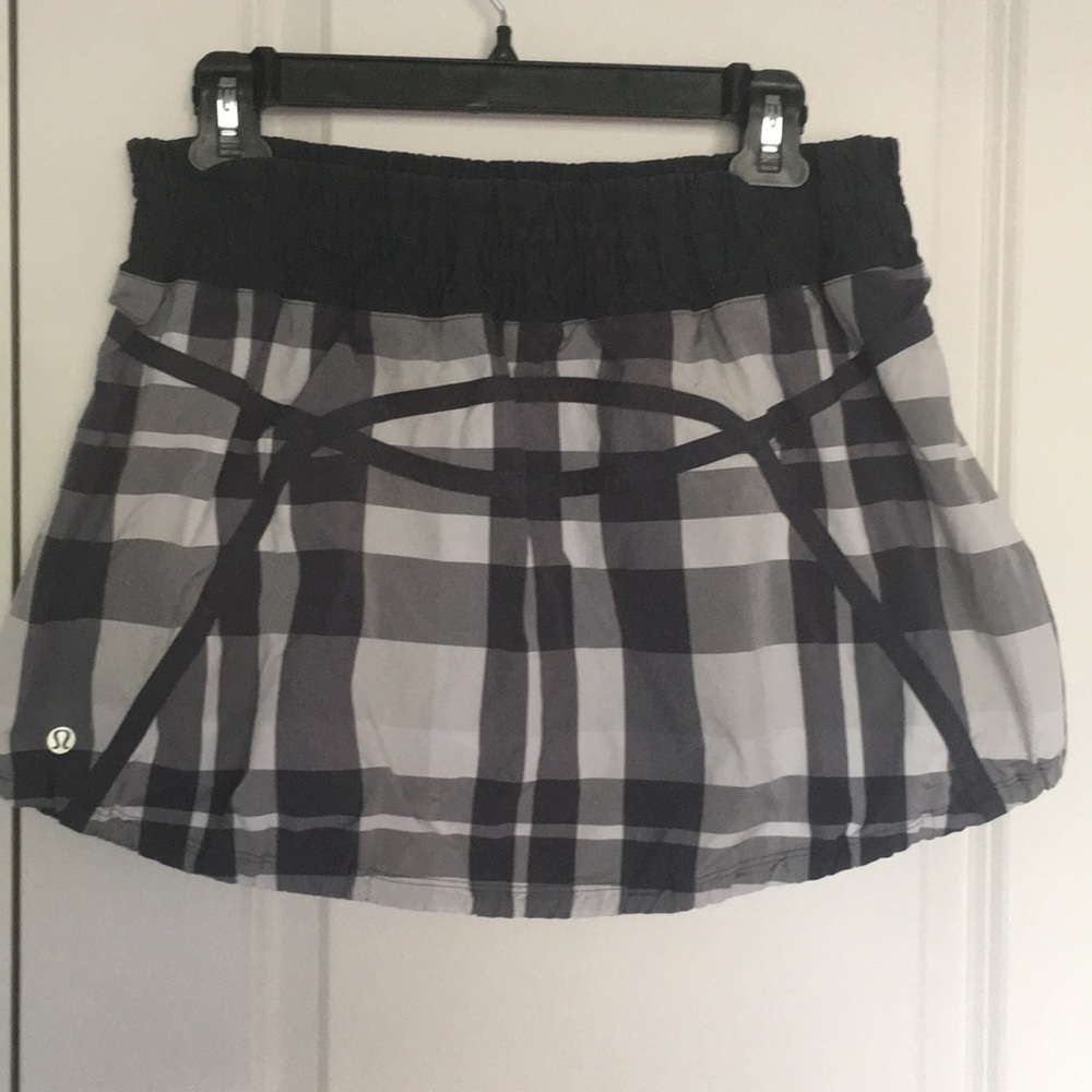Lululemon Plaid Gray/White Skirt Size 10